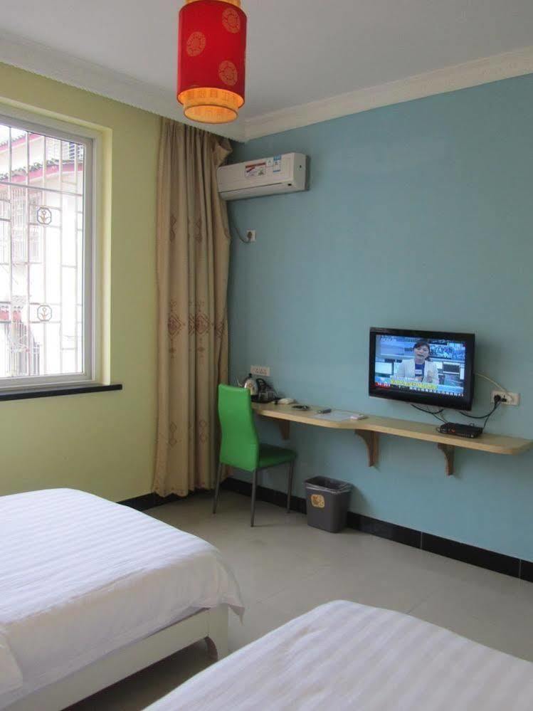 Yangshuo Romantic Inn Яншо Экстерьер фото