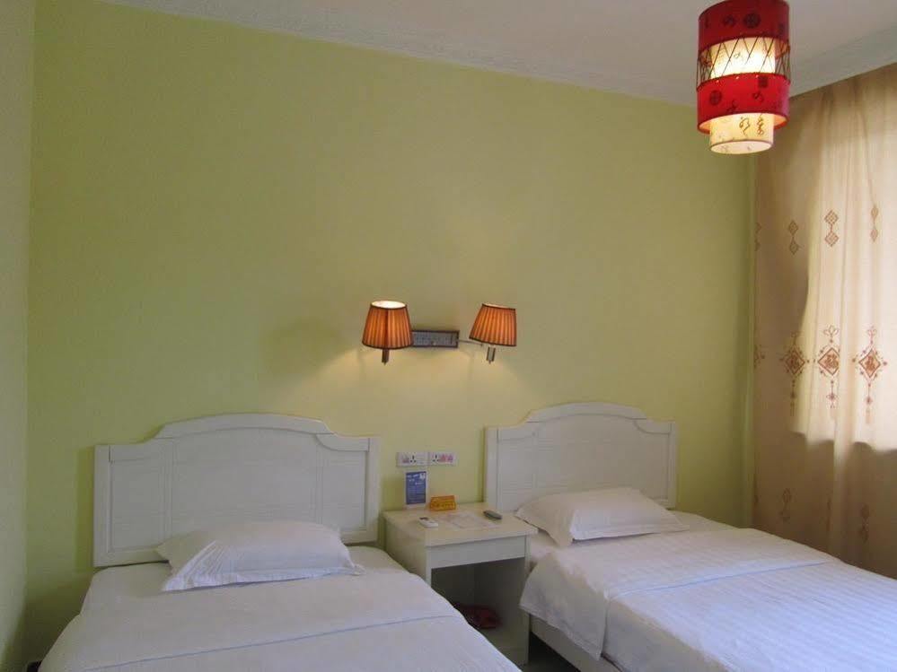 Yangshuo Romantic Inn Яншо Экстерьер фото