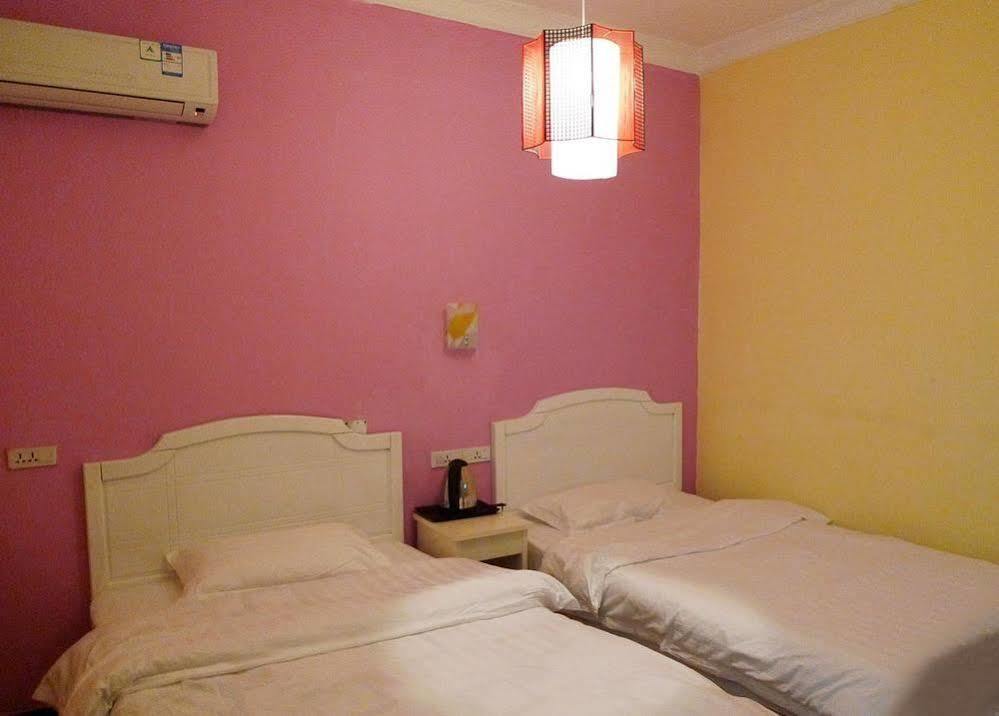 Yangshuo Romantic Inn Яншо Экстерьер фото