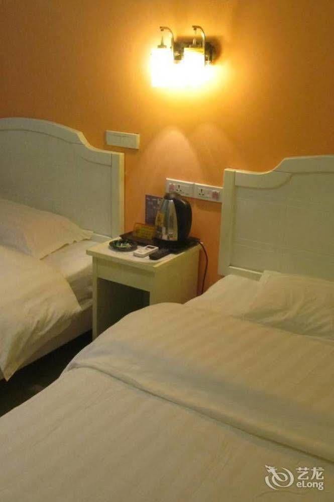 Yangshuo Romantic Inn Яншо Экстерьер фото